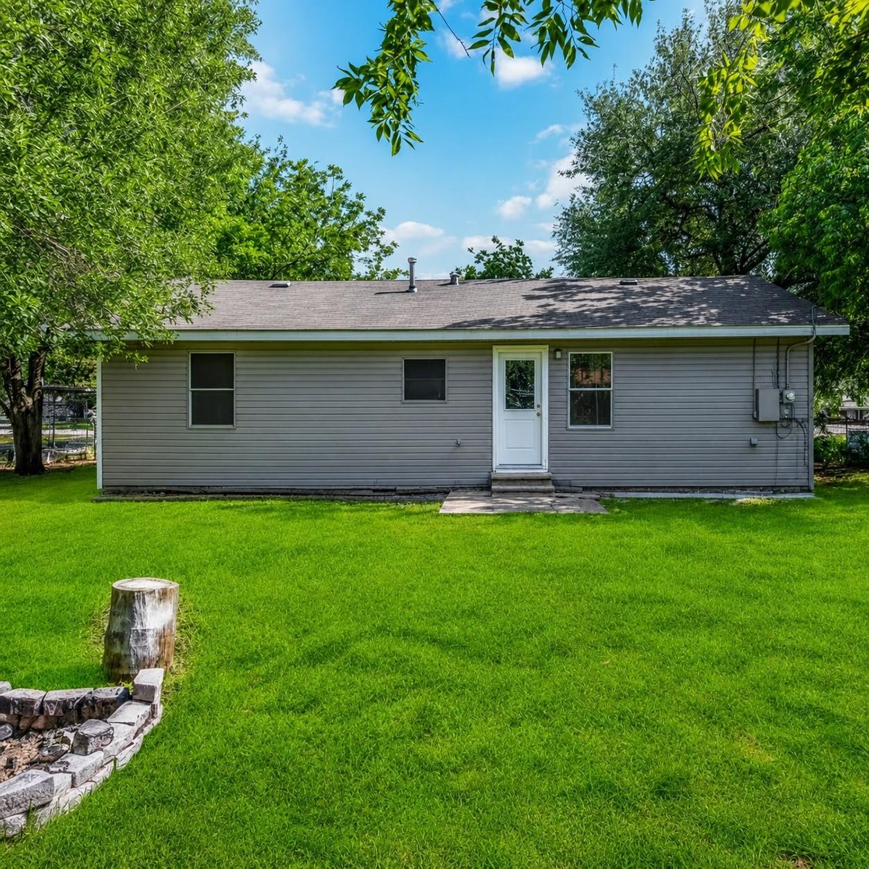 113 E Witcher Lane — photo