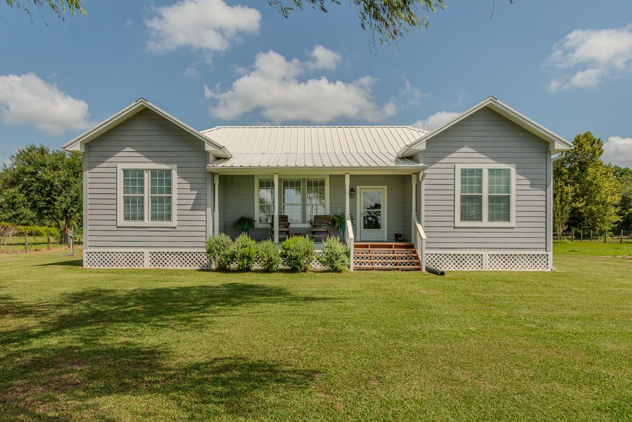 1401 E Buccaneer Drive — photo