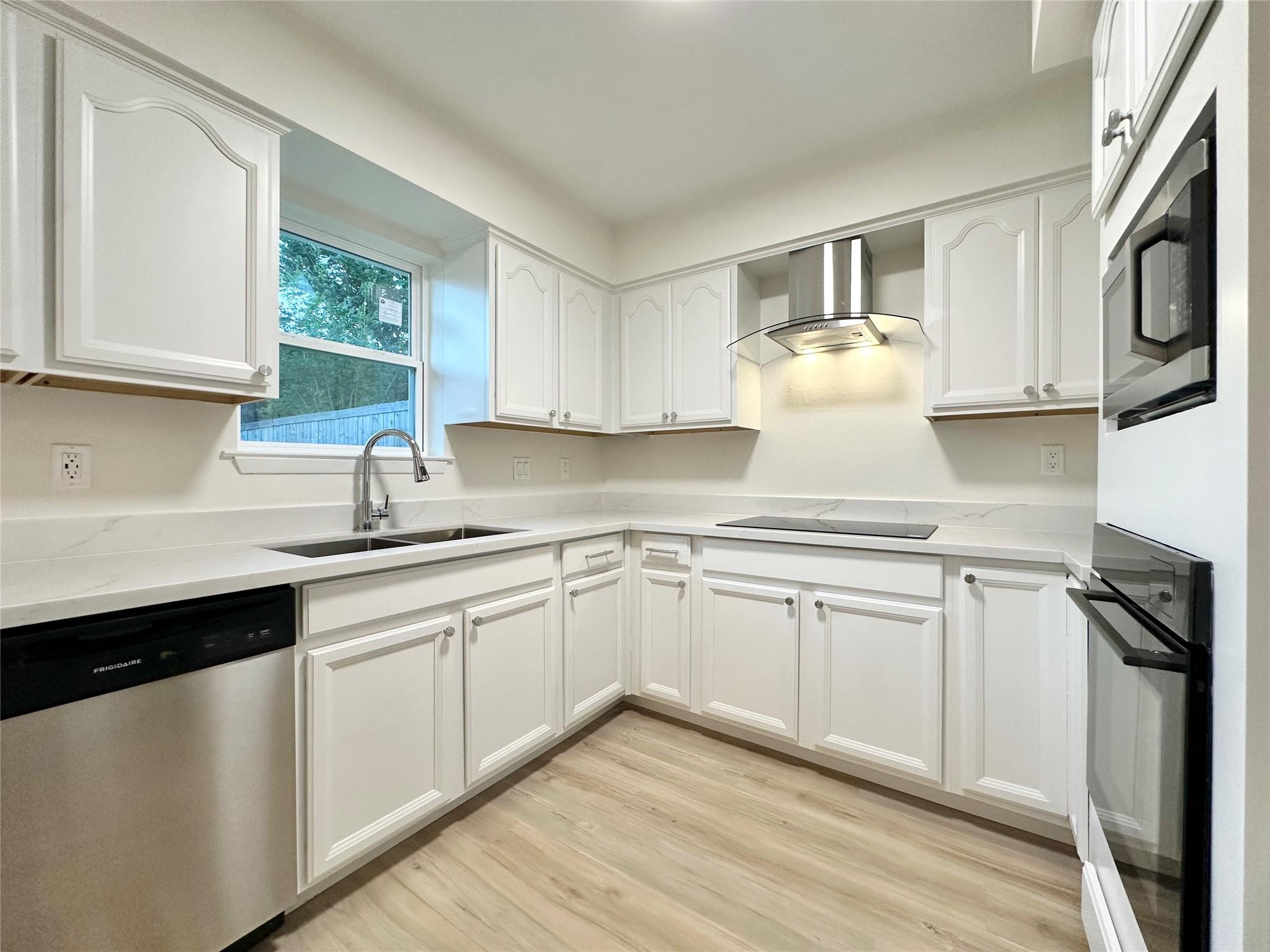 9539 Beverlyhill Street — photo