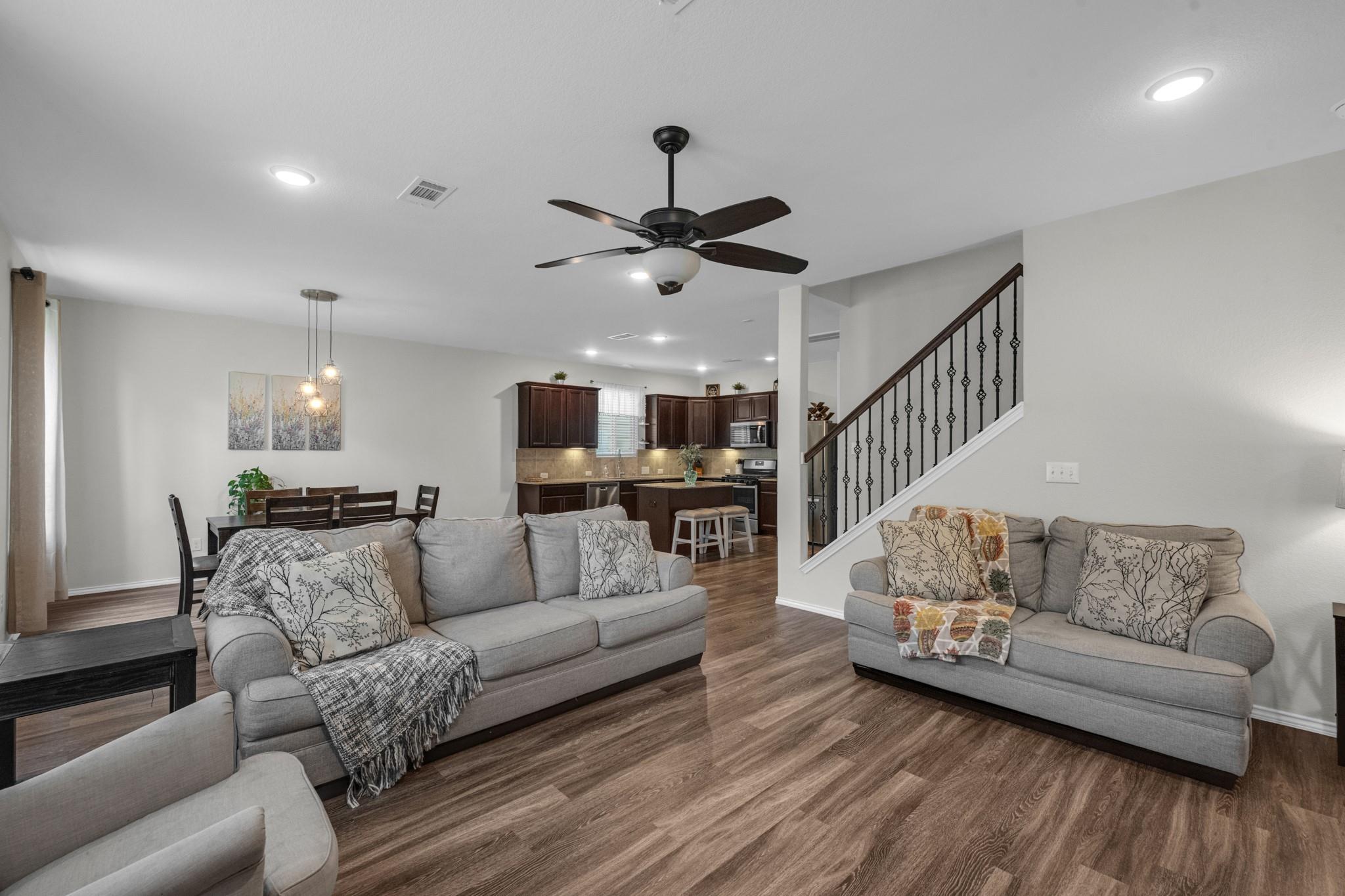 2215 Timberland Country Court — photo