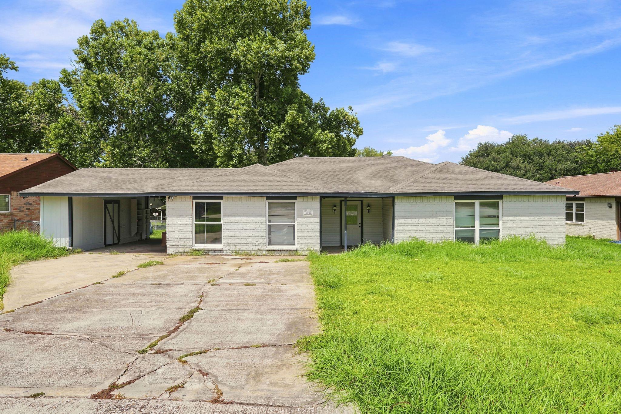 13286 Lake Breeze Lane — photo