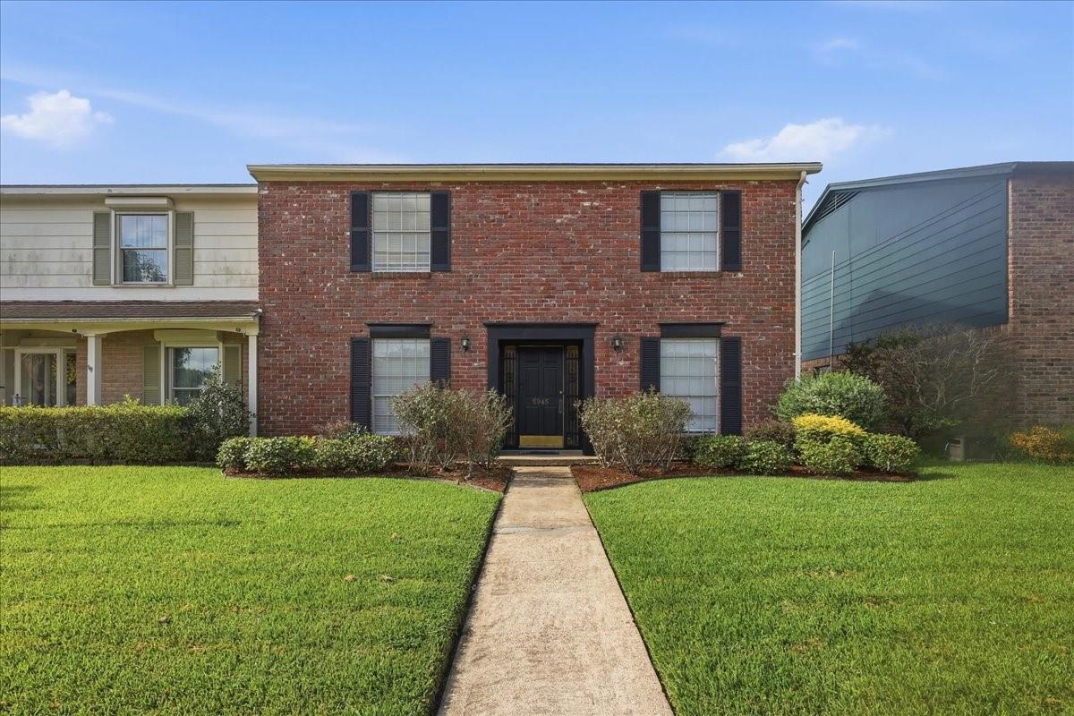 5945 Townhouse Lane — photo