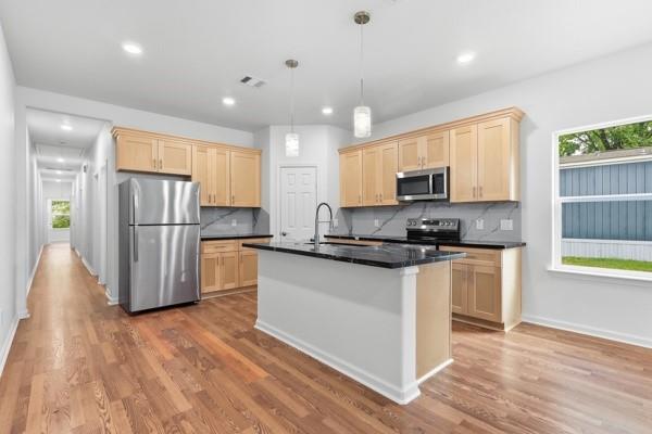 819 Junction Avenue #B — photo