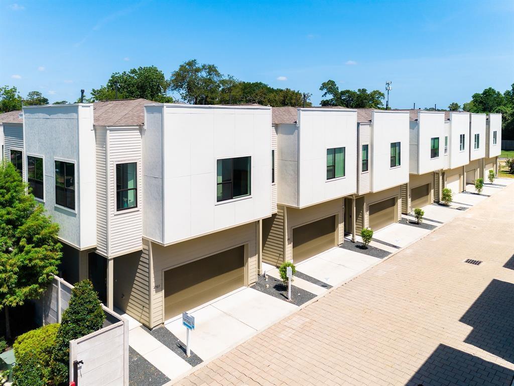618 Thornton Oaks Lane — photo