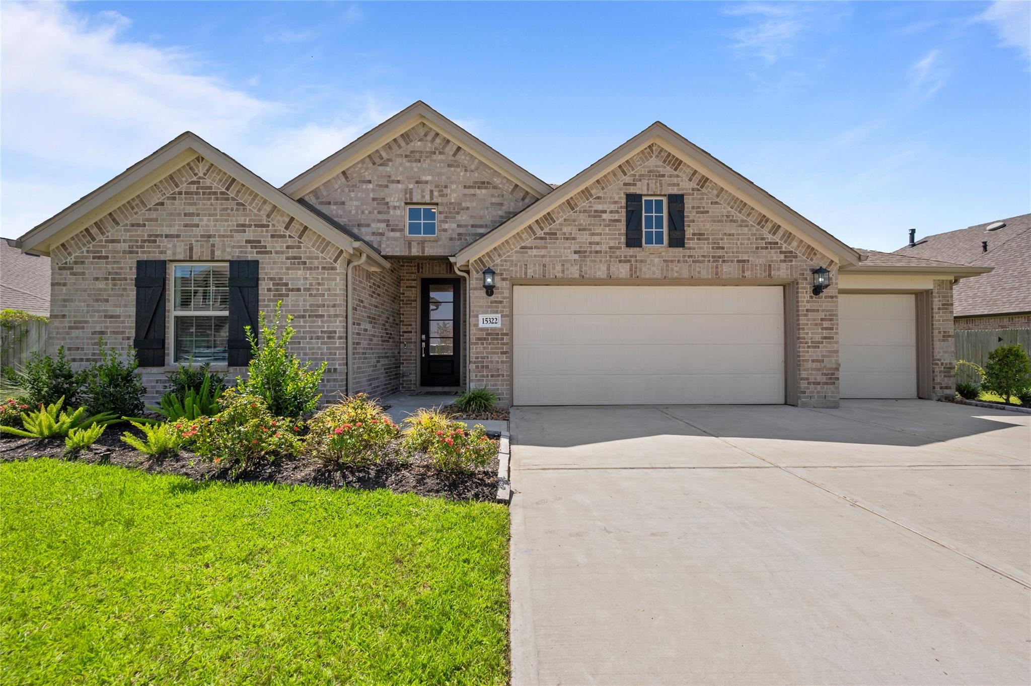 15322 Lake Front Drive — photo