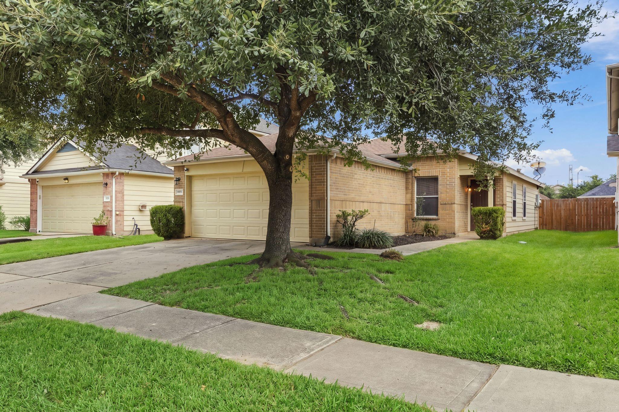 3006 Rustling Chestnut Street, Spring, TX 77389 — photo 2