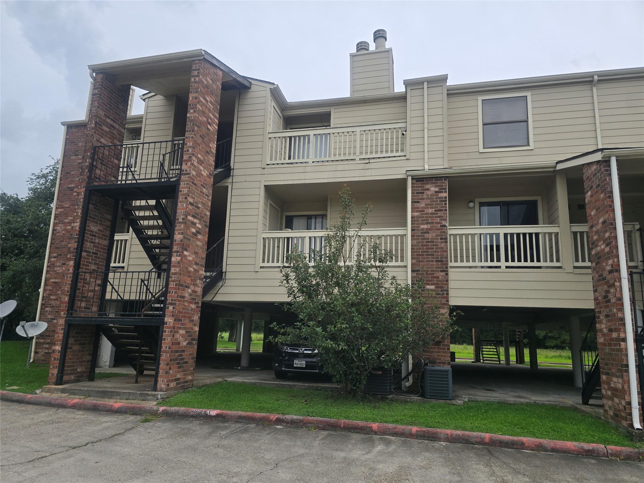 2501 Gulf Freeway #249D — photo