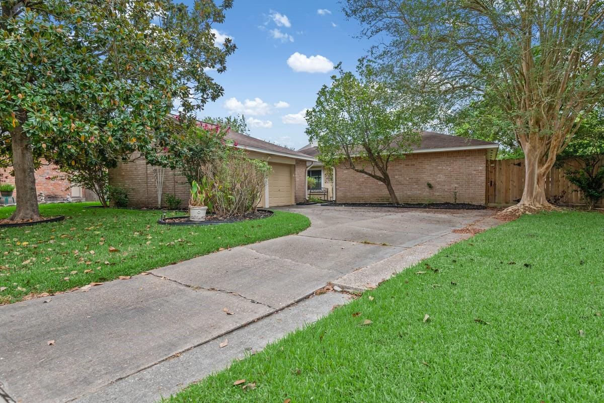 5822 Fallengate Drive, Spring, TX 77373 — photo 2