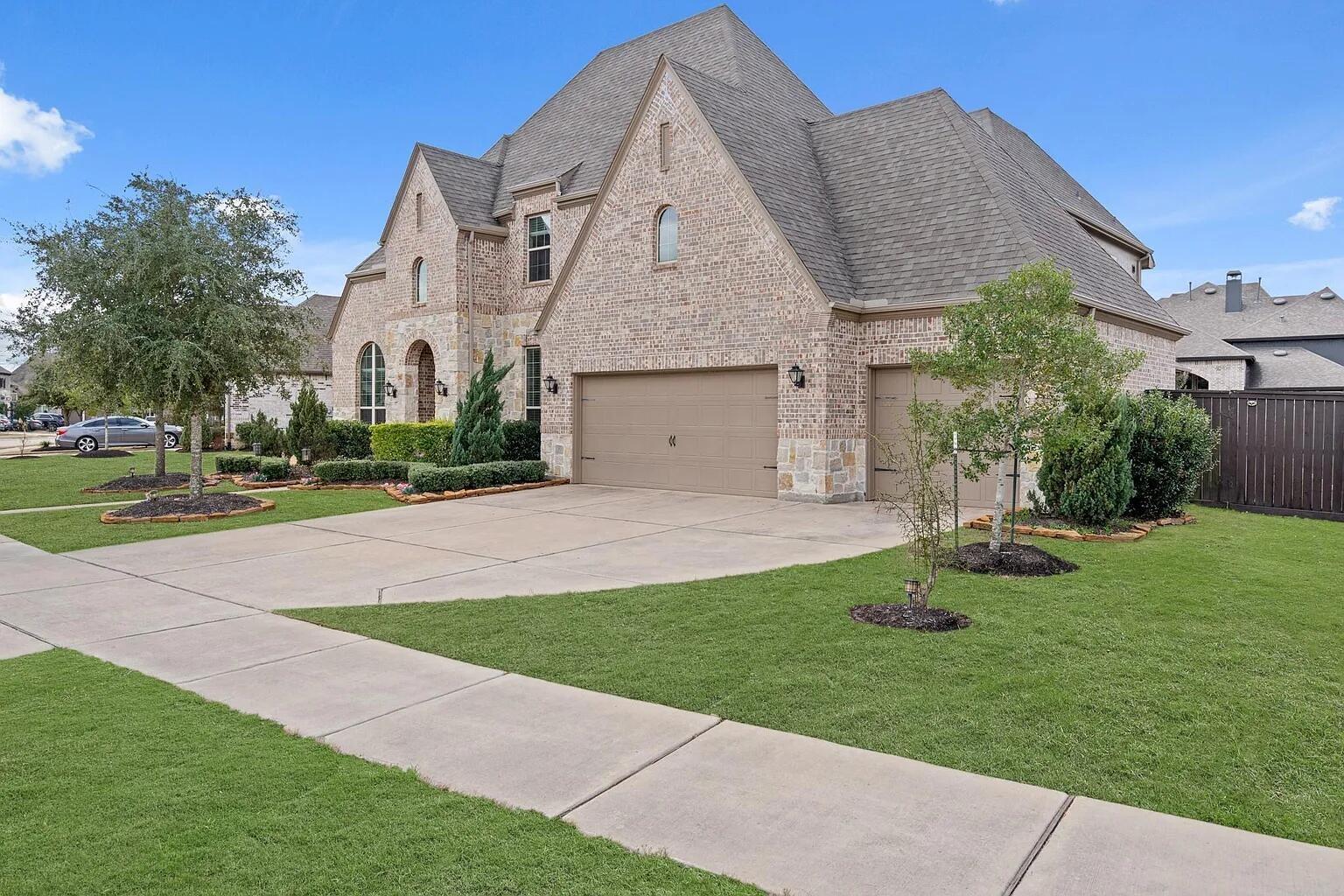 1203 Orange Pumpkin Lane — photo