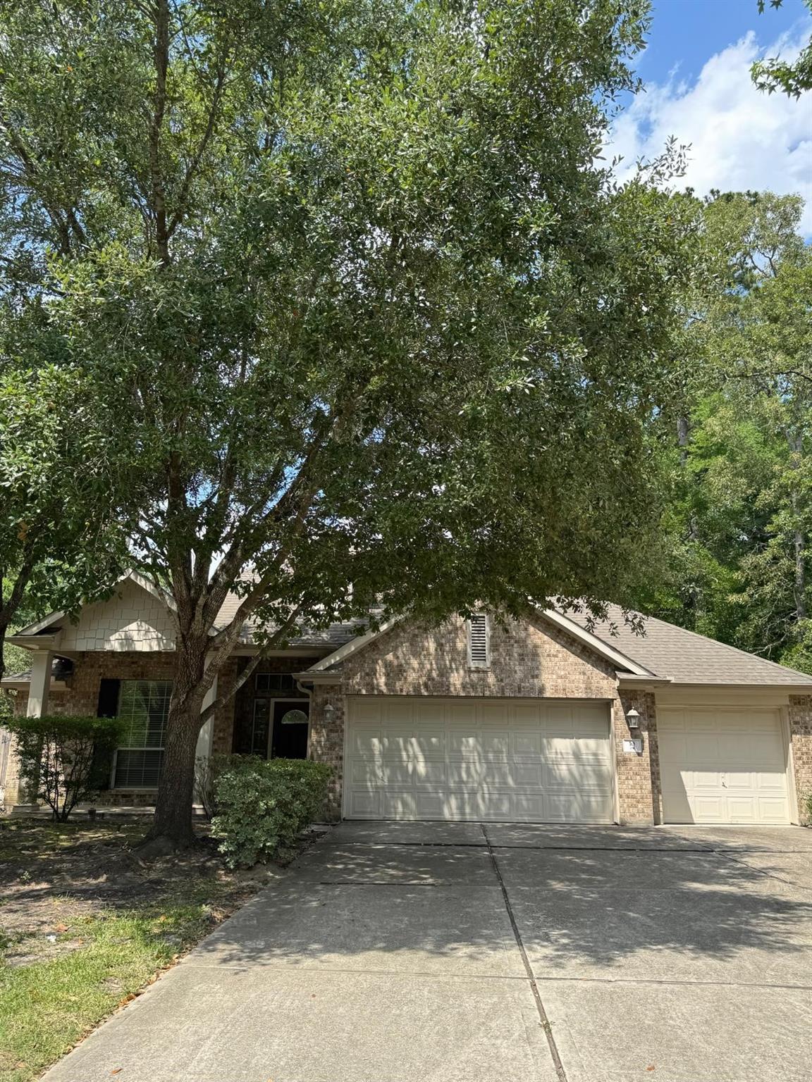 10 Barker Ridge Court, Spring, TX 77382 — photo 2