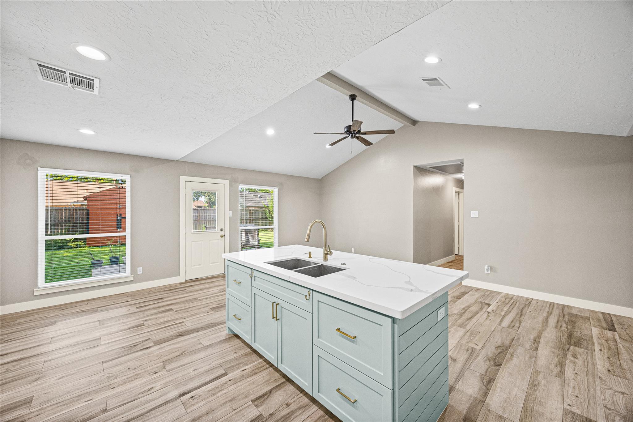 5923 Dee Drive, Pasadena, TX 77505 — photo 3