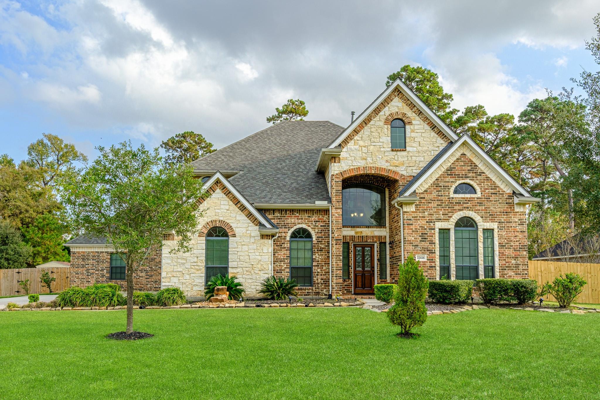 22618 Pineleigh Ct — photo