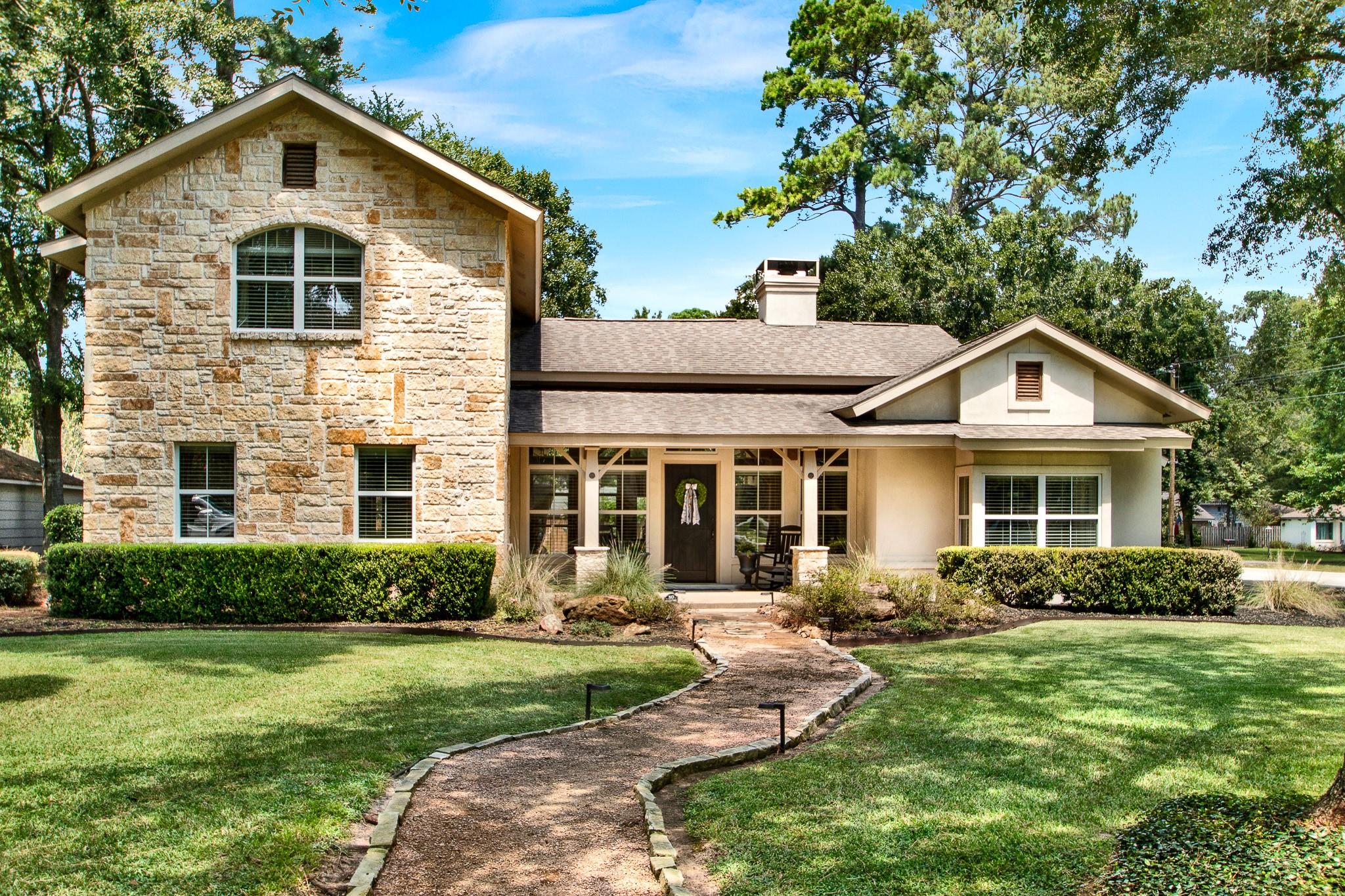 12102 Oak Bluff Drive — photo