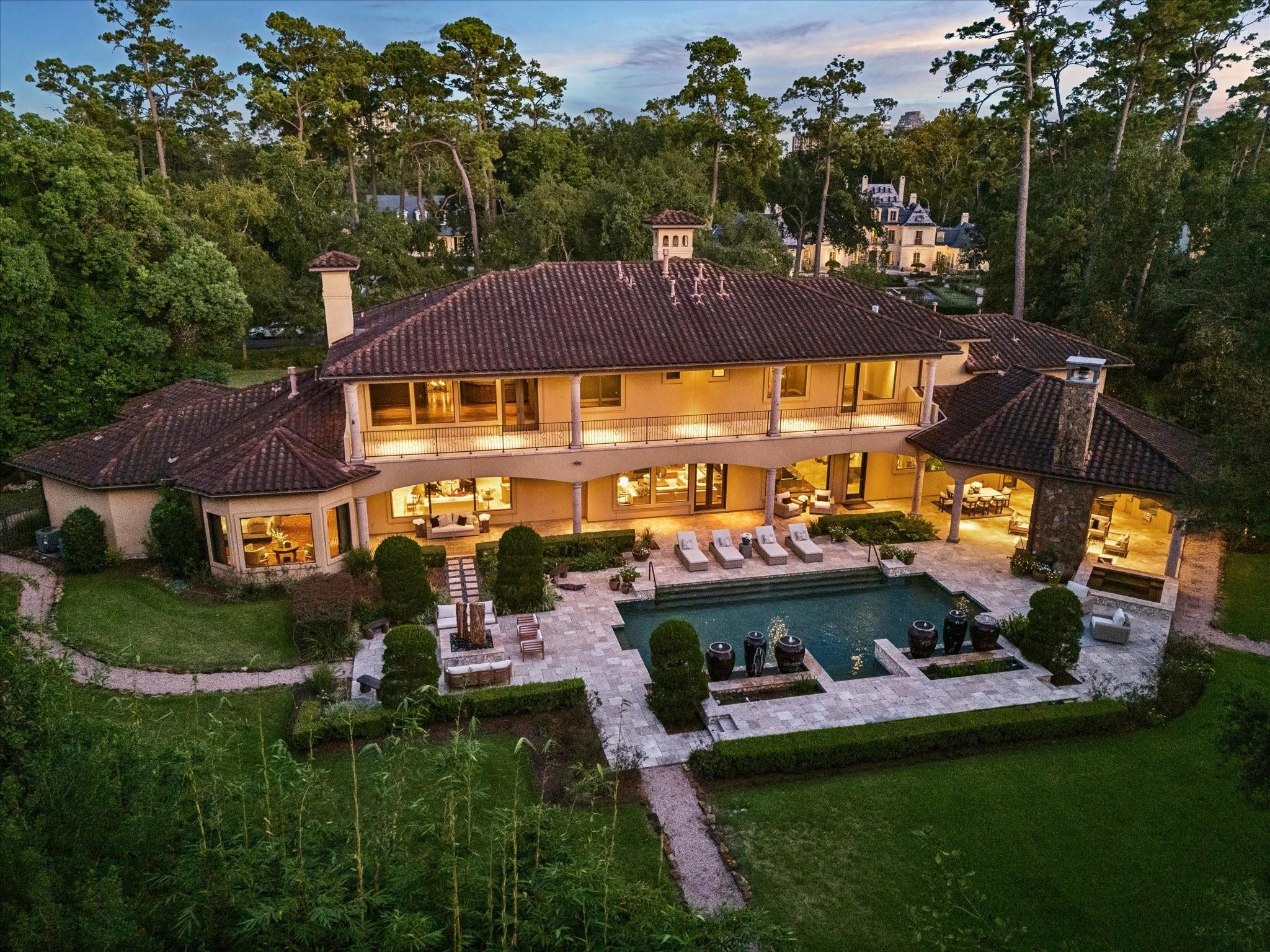 327 E Friar Tuck Lane — photo