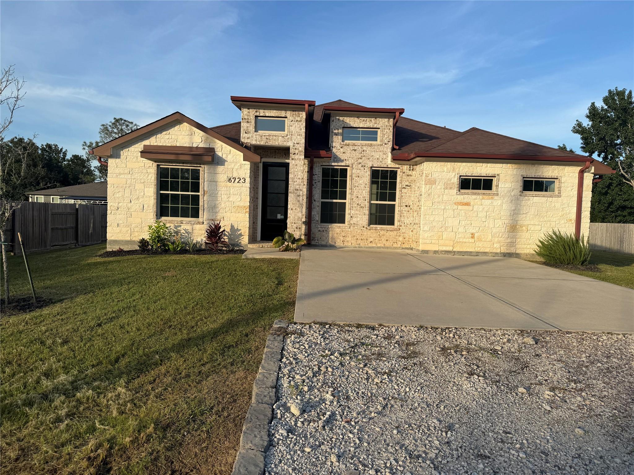 6723 Windhaven Road — photo