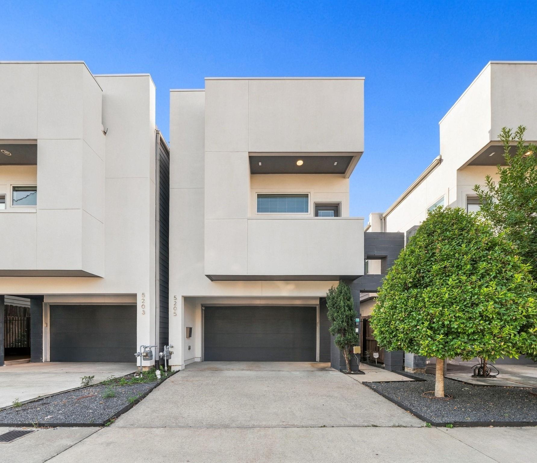 5205 Darling Street — photo