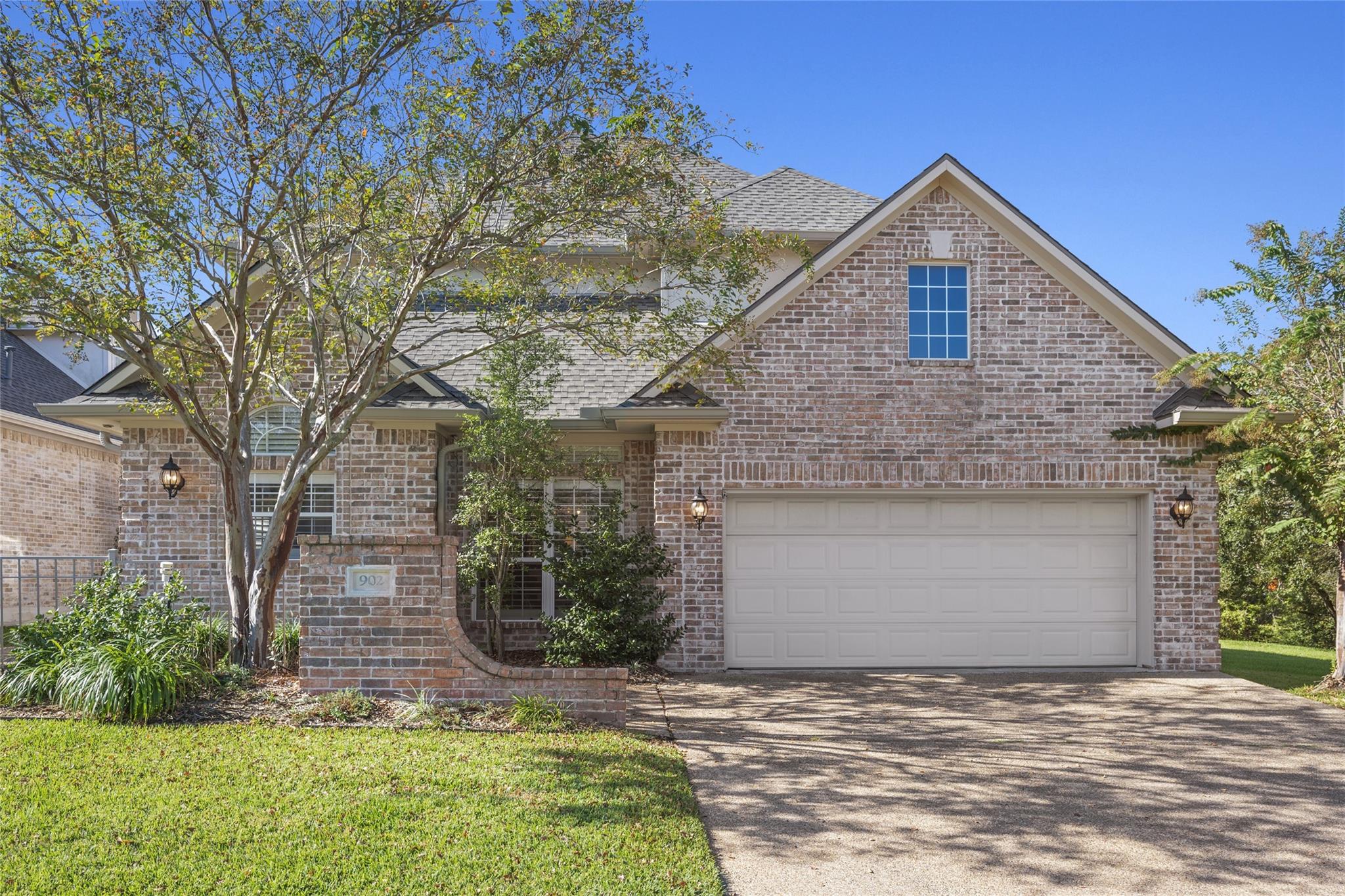 902 Grand Oaks Circle — photo