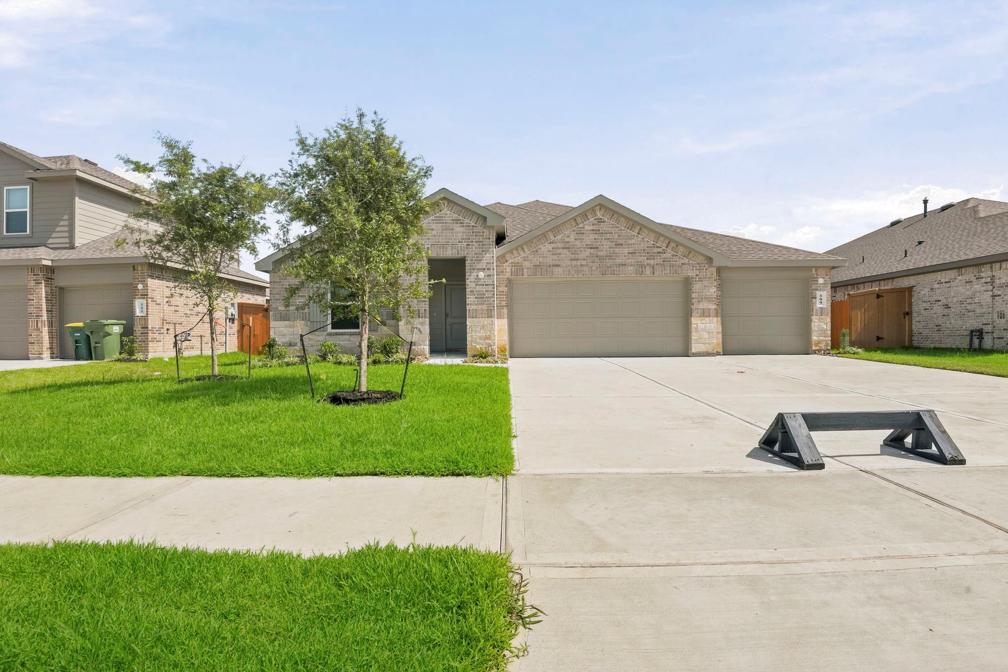 509 Comal Trail — photo