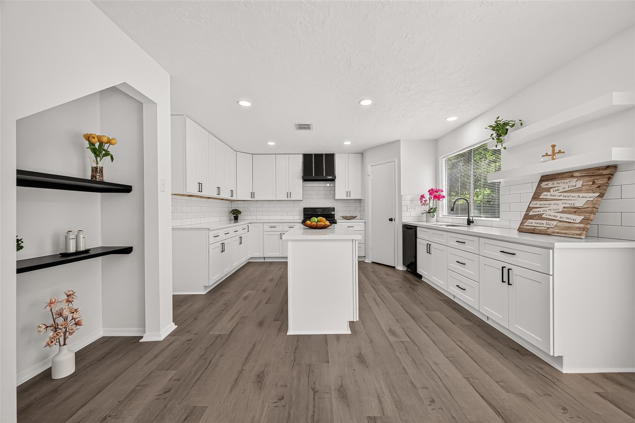 15511 Sungold Court — photo