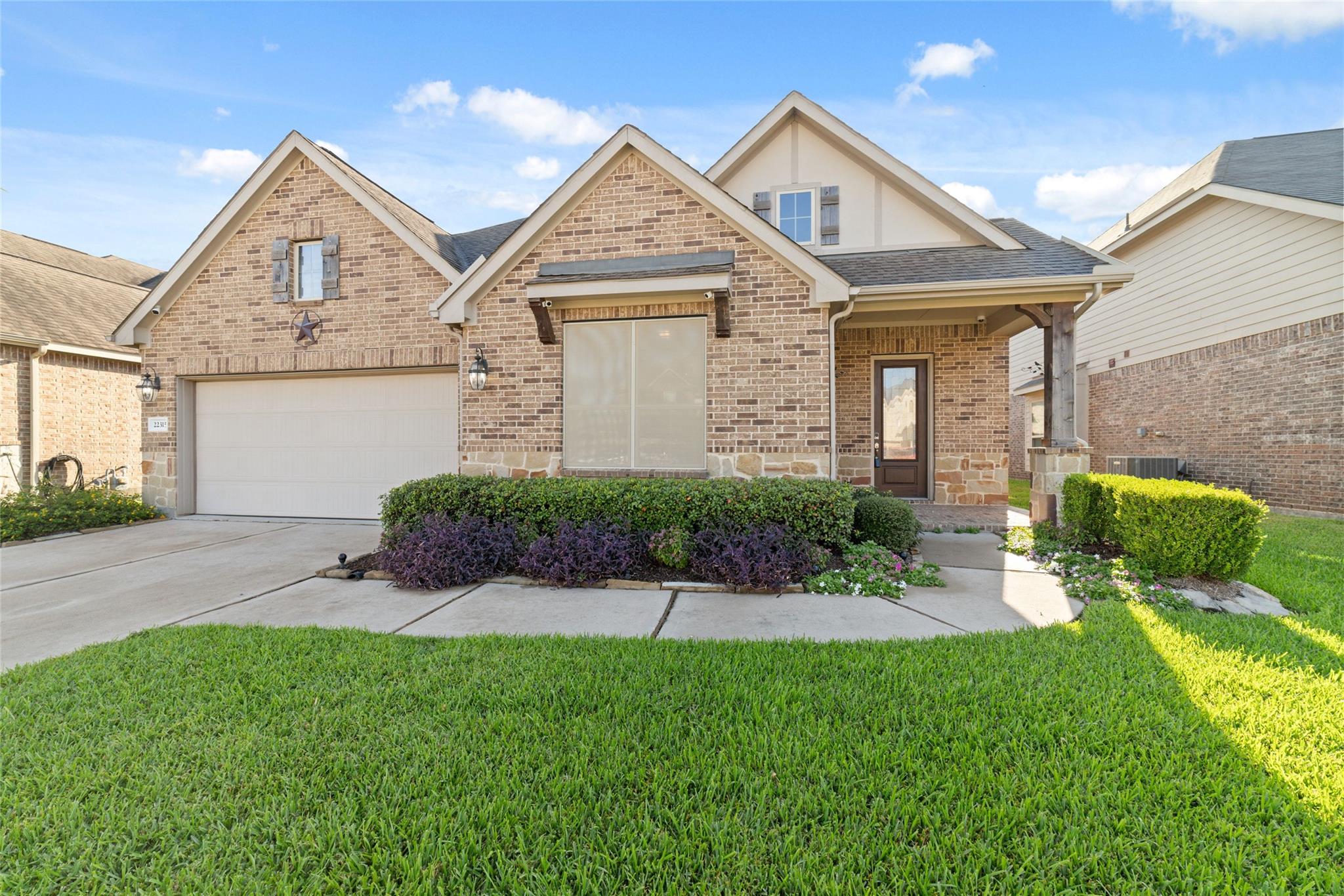 22315 Taren Court — photo