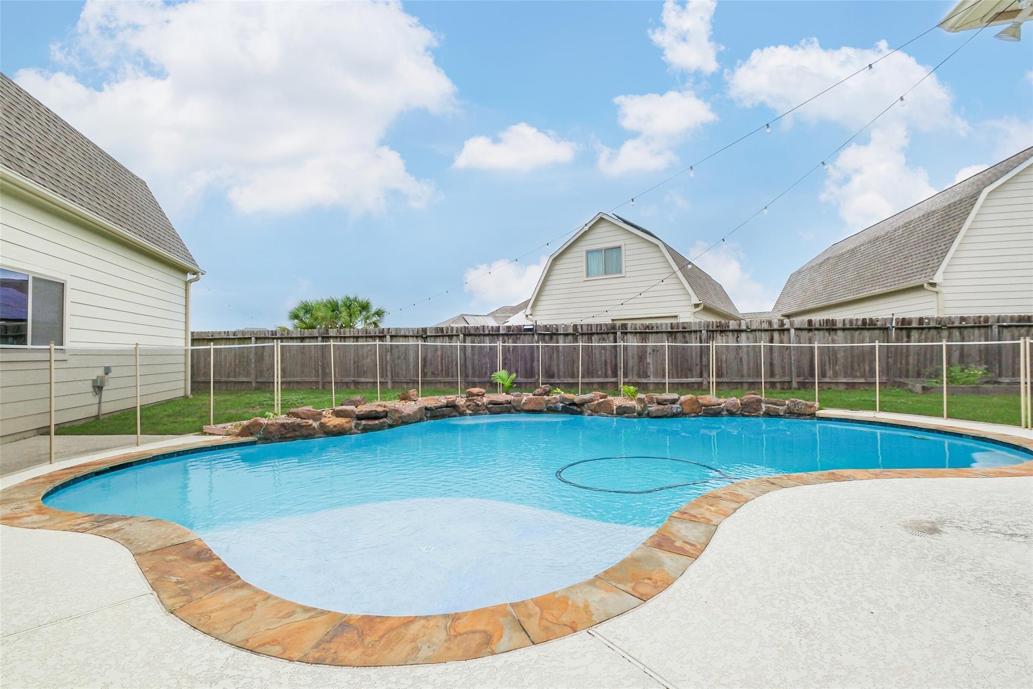 6811 Gonzales Point — photo