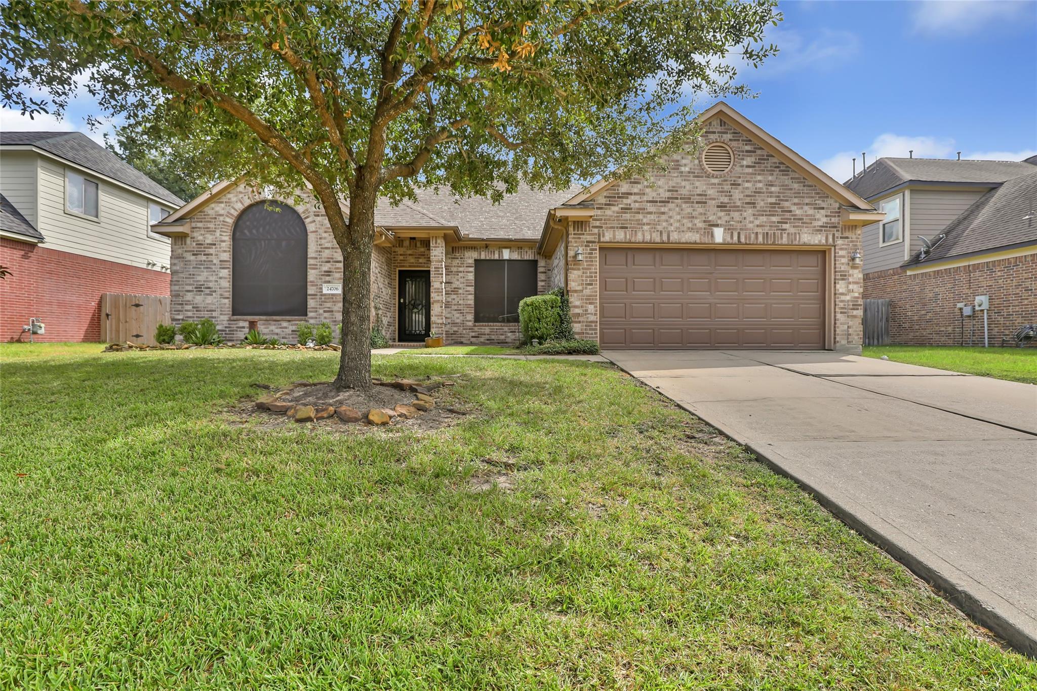 24706 E Burnaby Circle, Spring, TX 77373 — photo 2