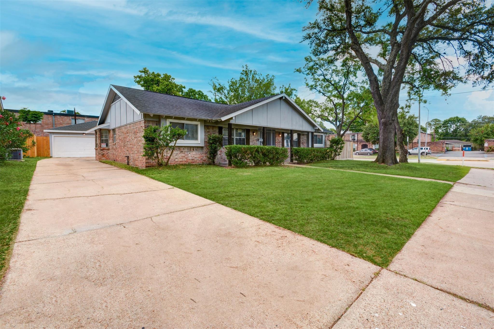 7927 Pella Drive — photo