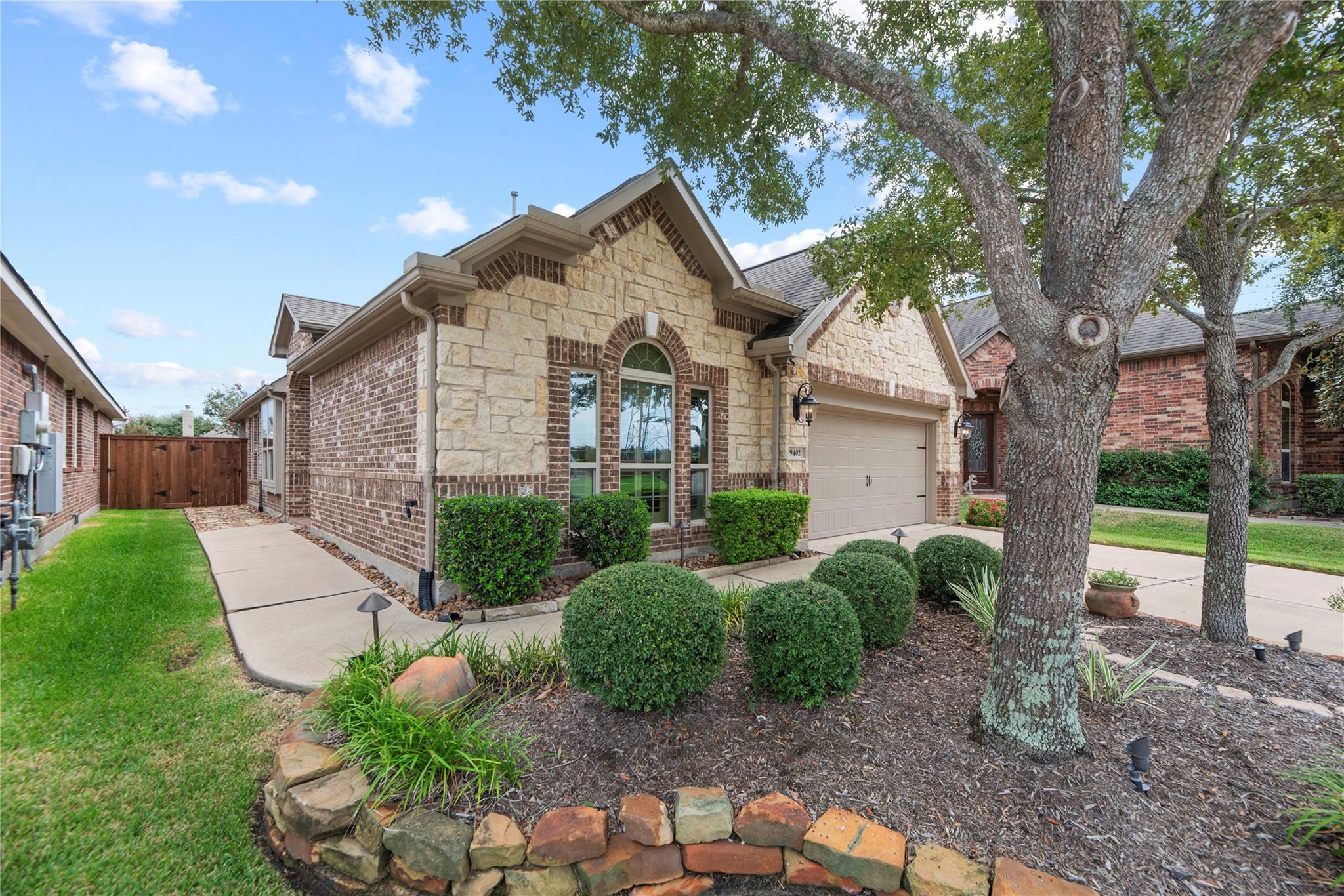 9402 Raven Lake Court — photo