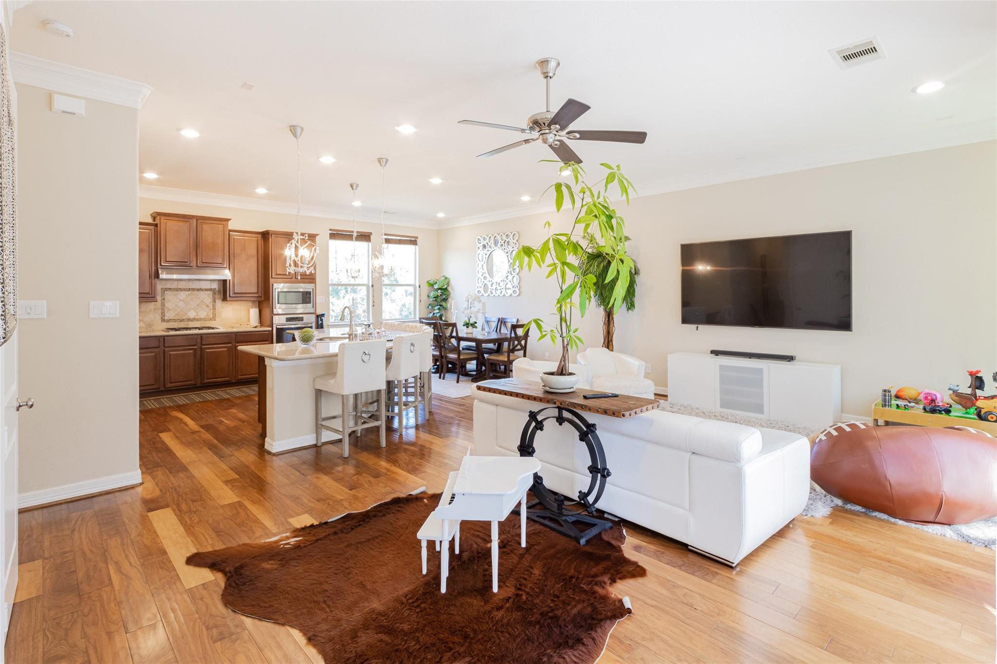 12227 Oxford Crescent Circle — photo