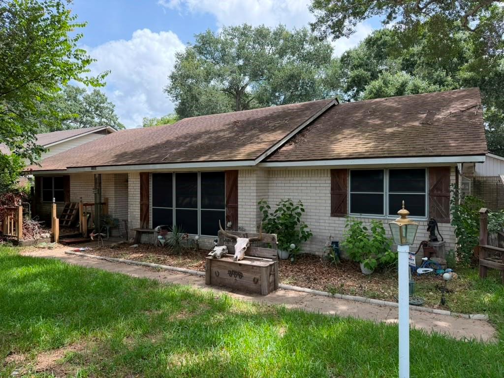 1111 N Meyer St, Sealy, TX 77474 Street — photo