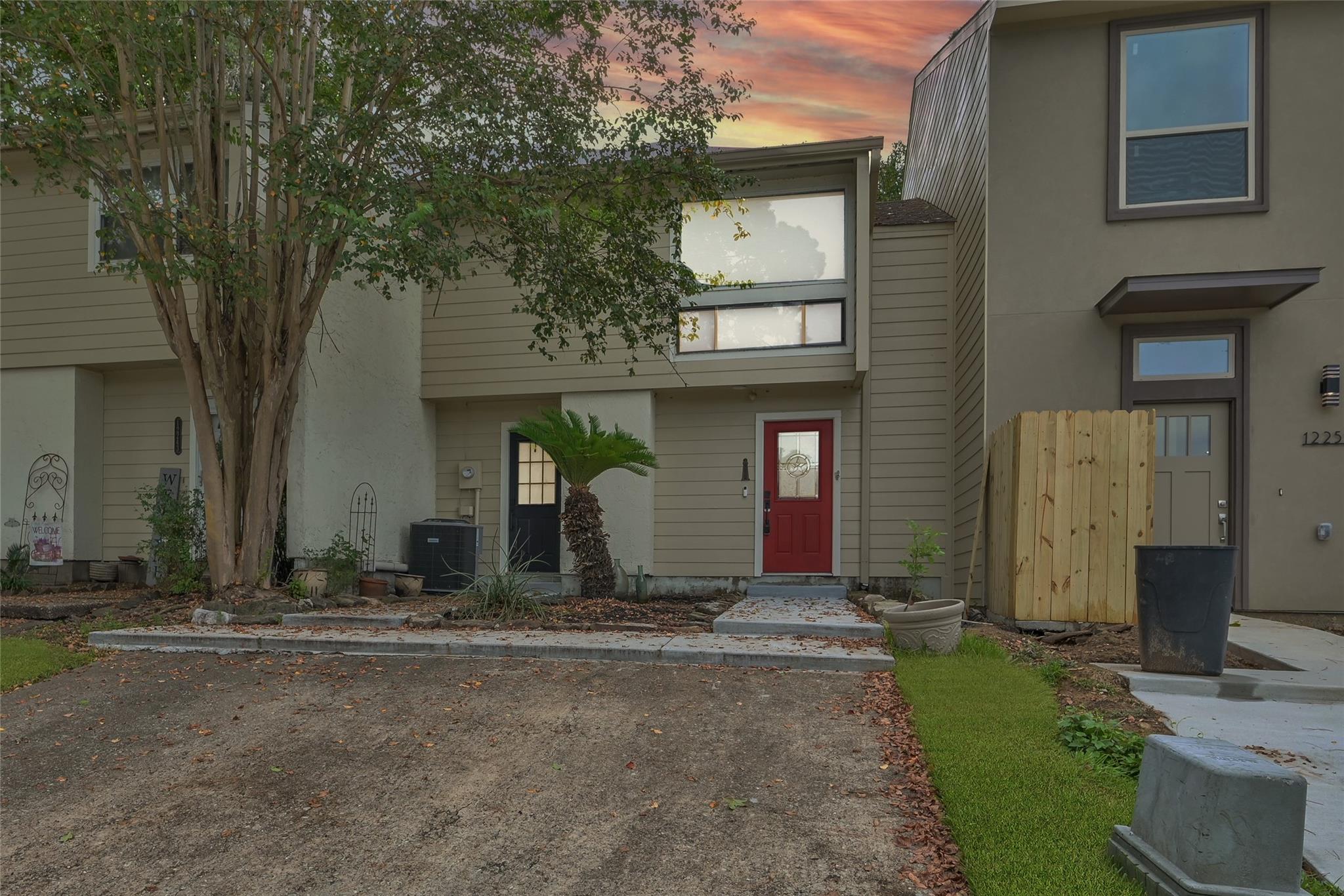 12247 Trail Hollow Drive — photo