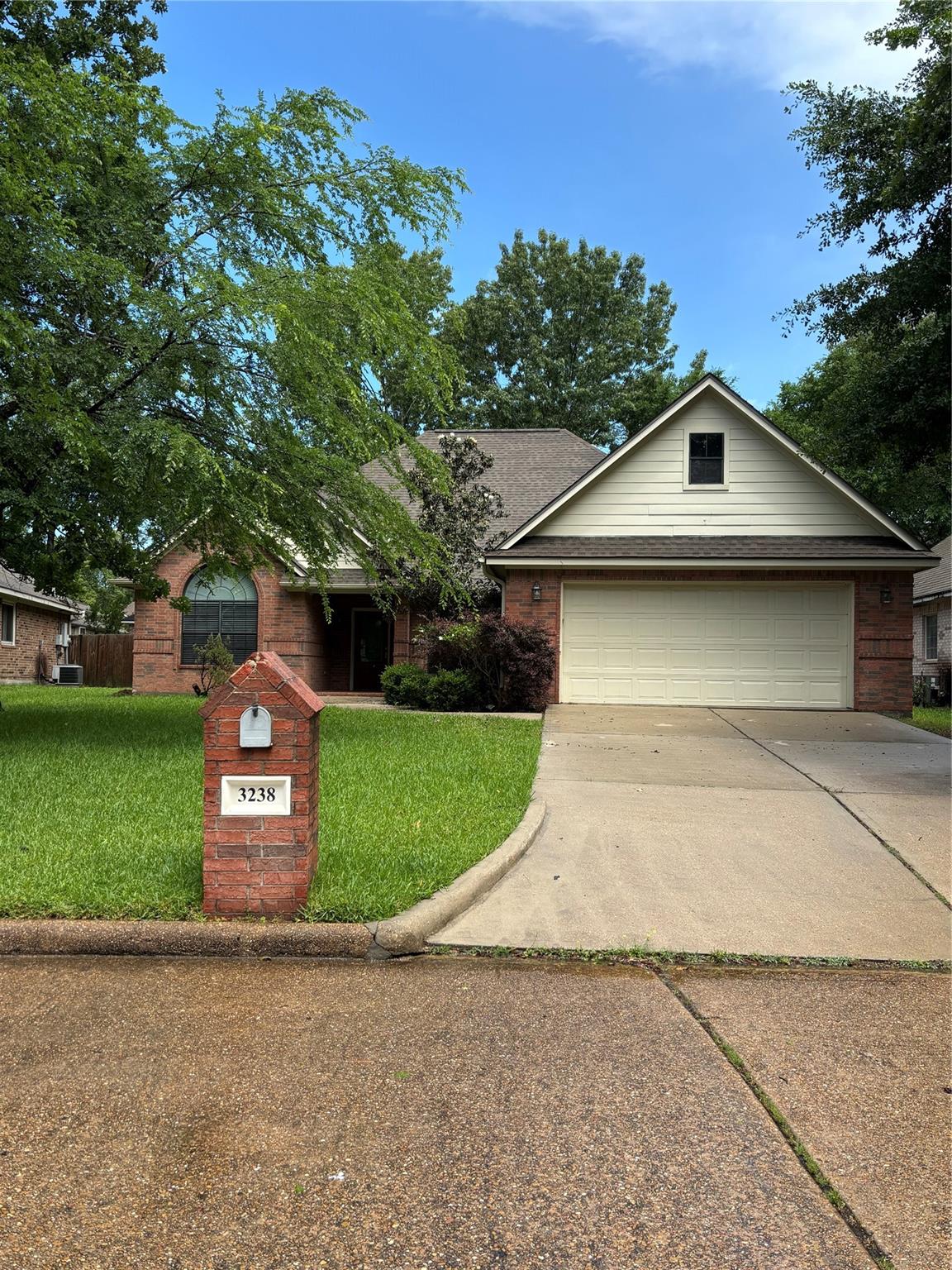 3238 Glenforest Drive — photo