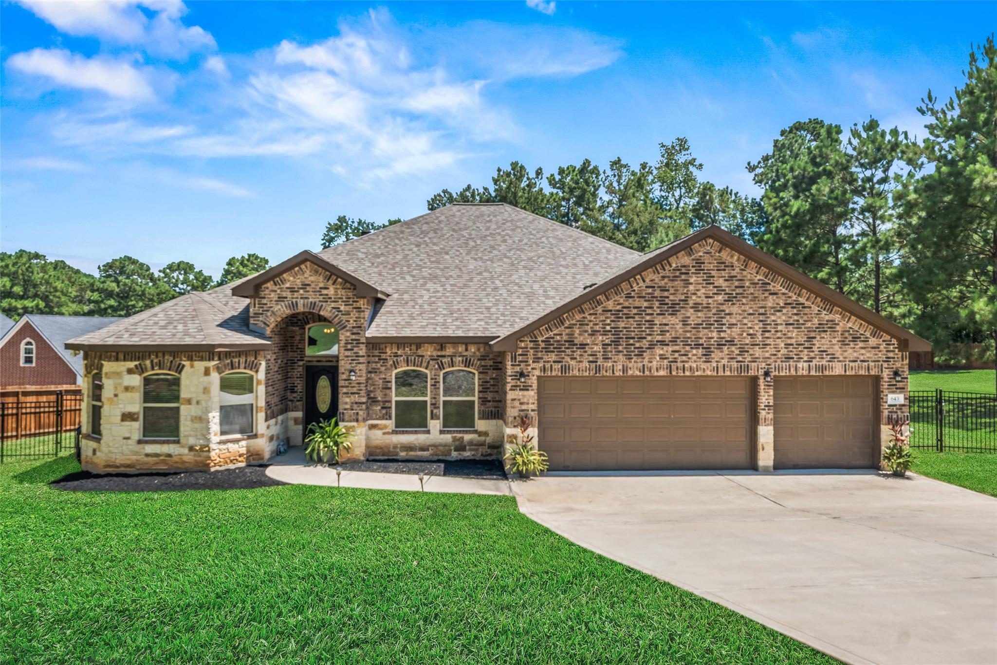 643 Southcreek Park — photo