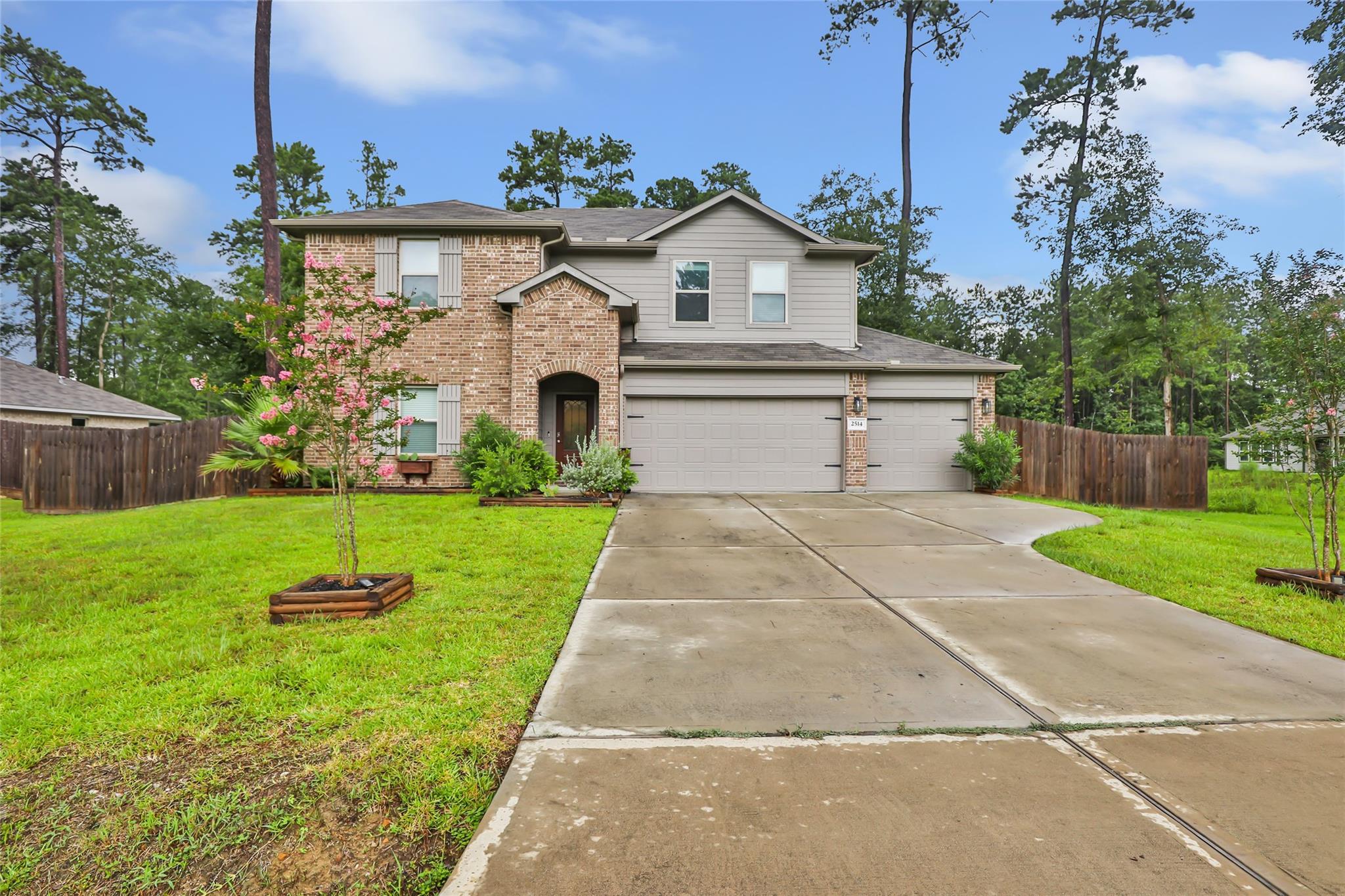 2514 S Colosseum Court — photo