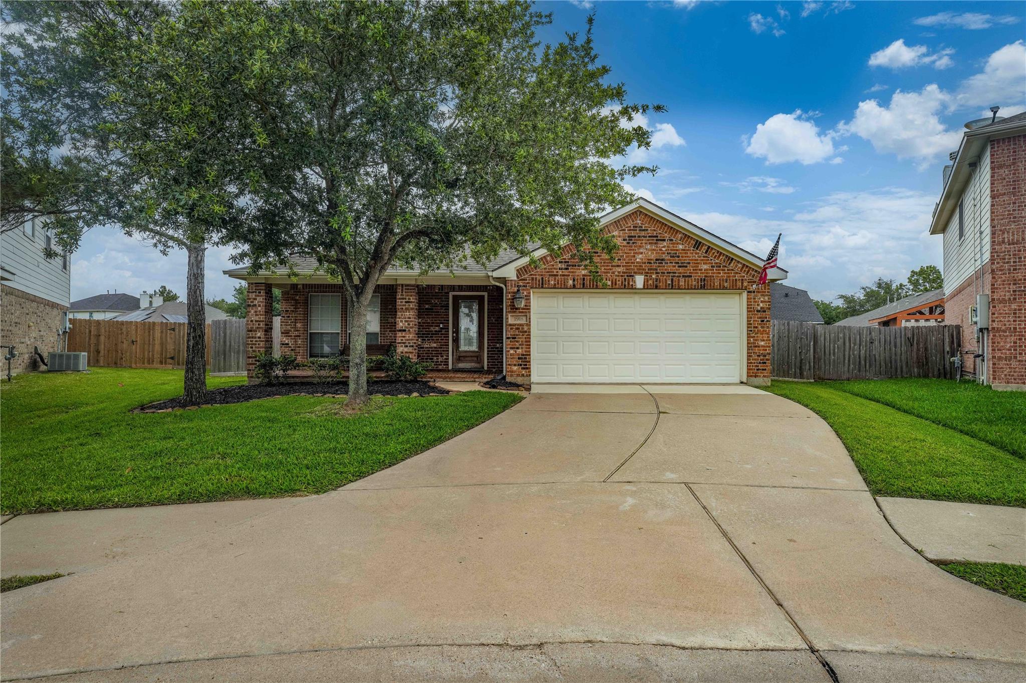 1918 Palmetto Park Court — photo