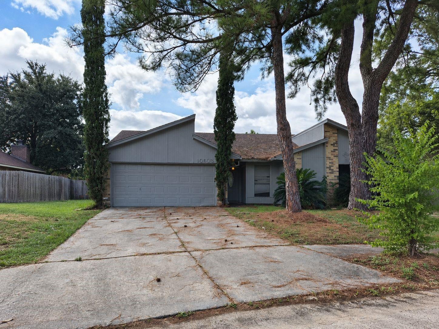 10603 Village Trail Drive — photo