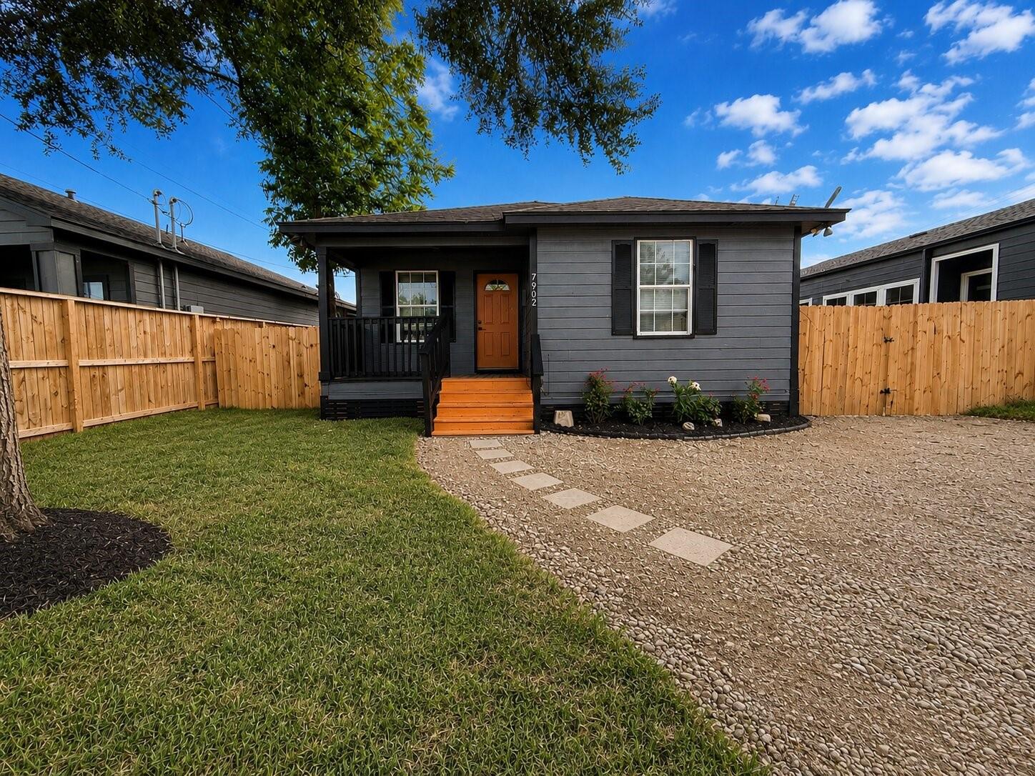 7902 Bowen Street — photo