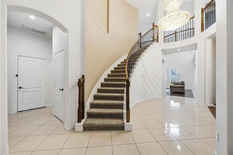 2526 Crystal Shore Drive — photo