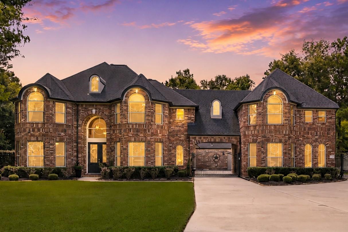 9010 Willow Springs Lane — photo