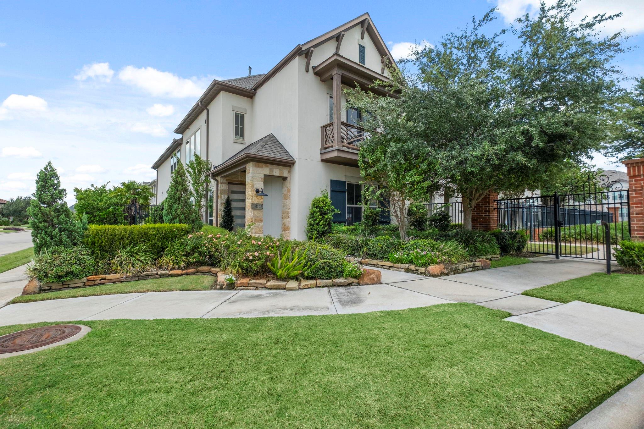 5403 St Davids Court — photo
