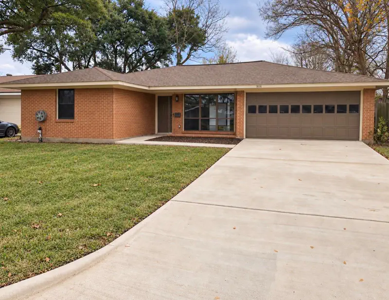 904 Sherwood Drive — photo