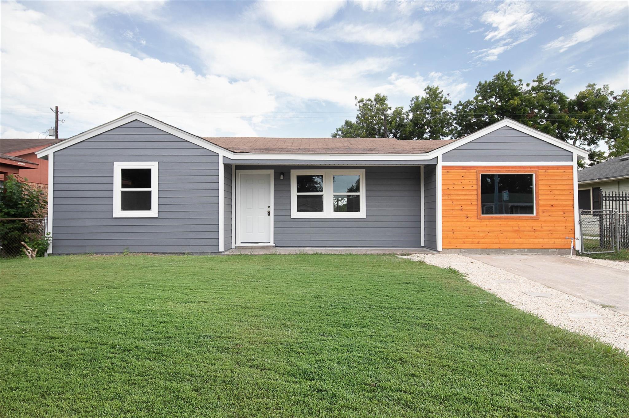 3205 Stallings Drive — photo