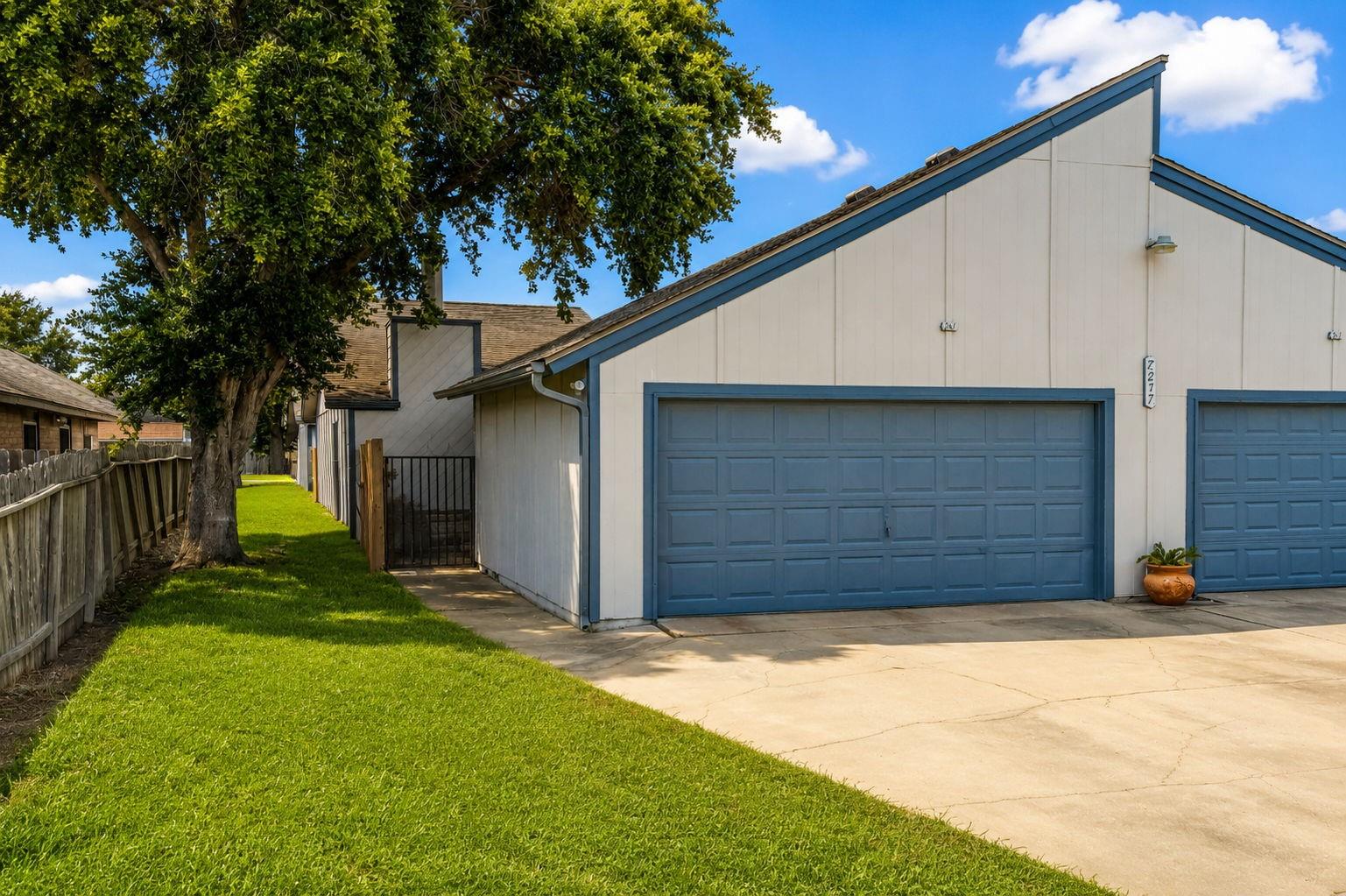 Home in Corpus Christi, TX 78413 — photo 2
