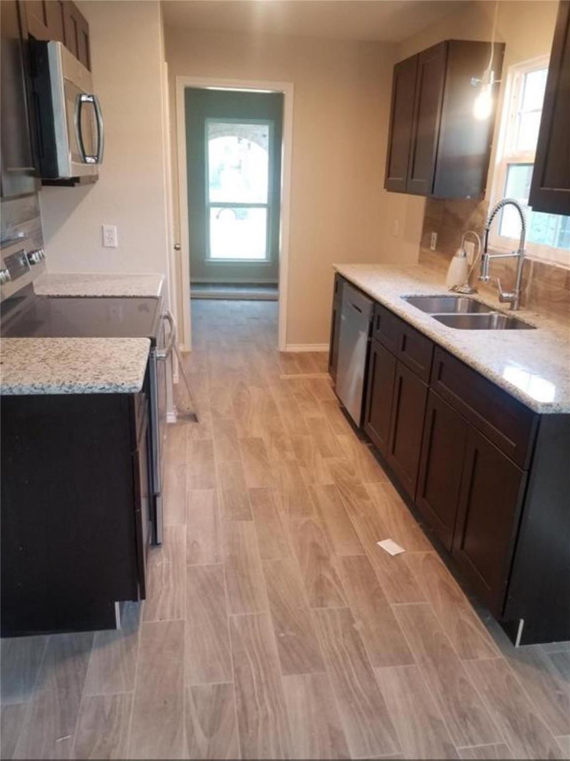 10011 N Golden Meadow Drive — photo
