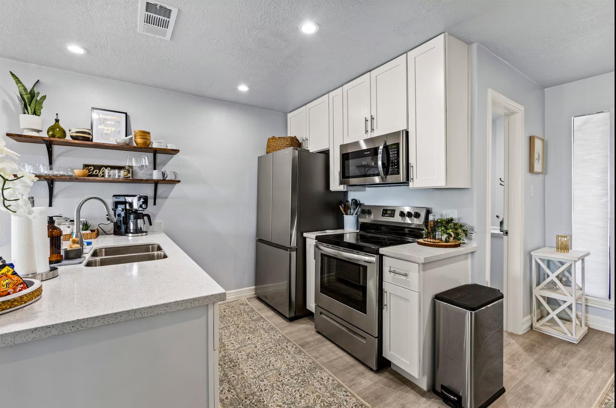 7600 Seawall Boulevard #208 — photo