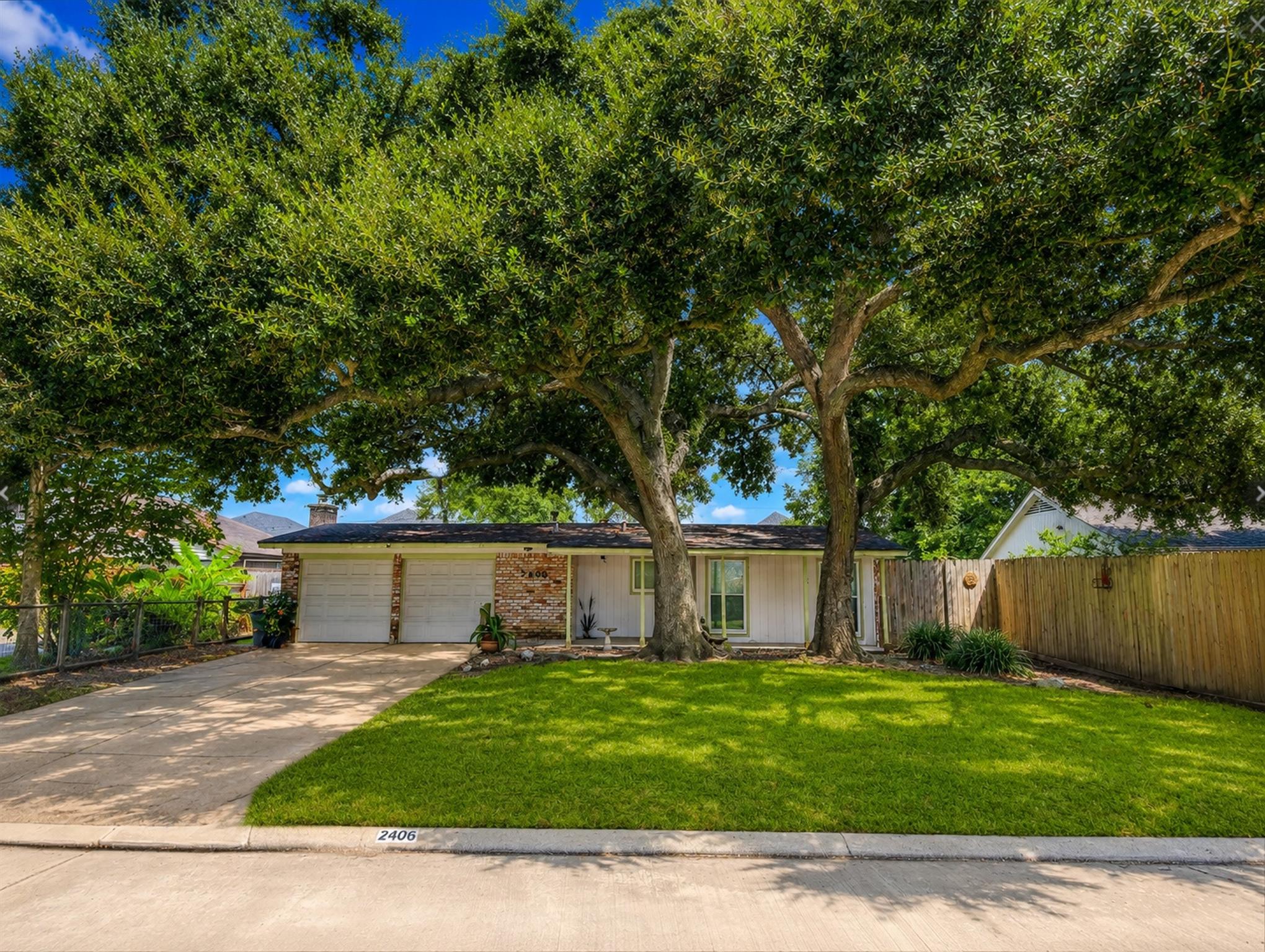 2406 Bayou Drive — photo
