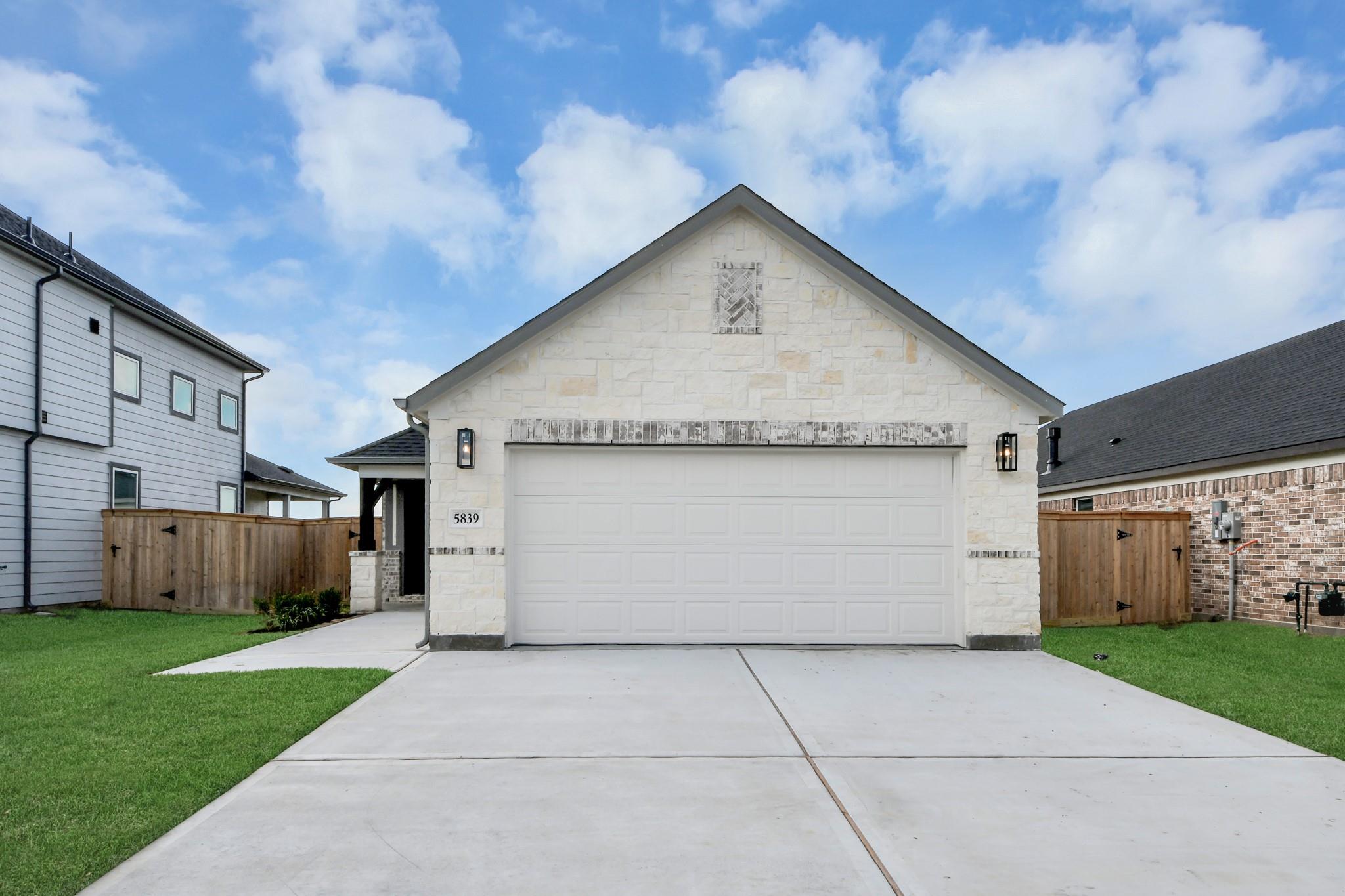 5819 Madison Trail Drive — photo