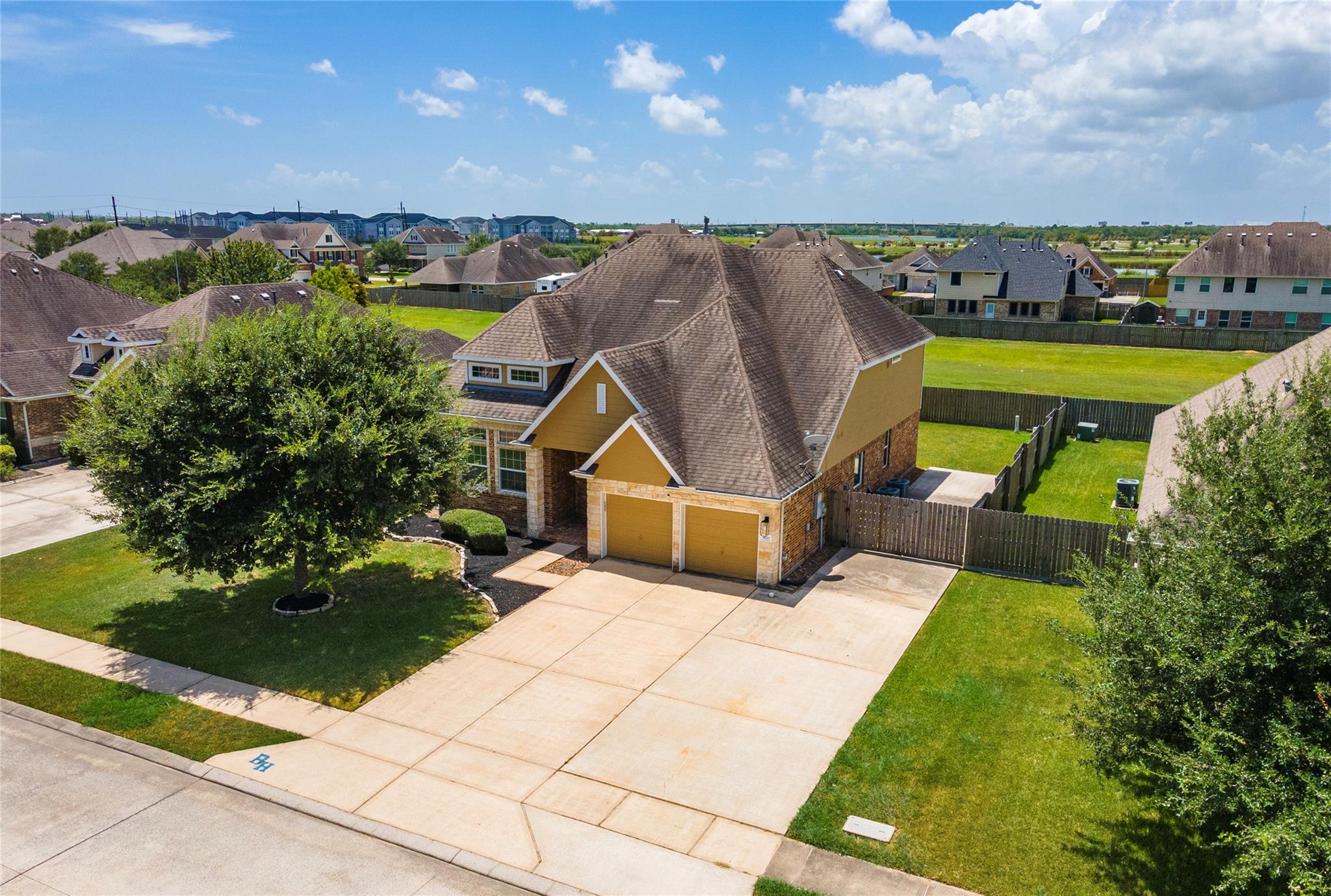 9611 Indian Trail — photo