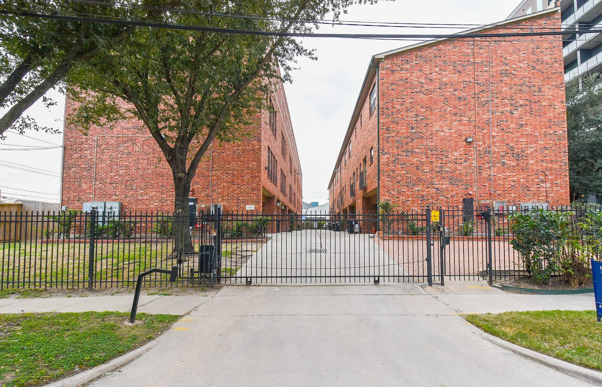 2422 Navigation Boulevard #a — photo