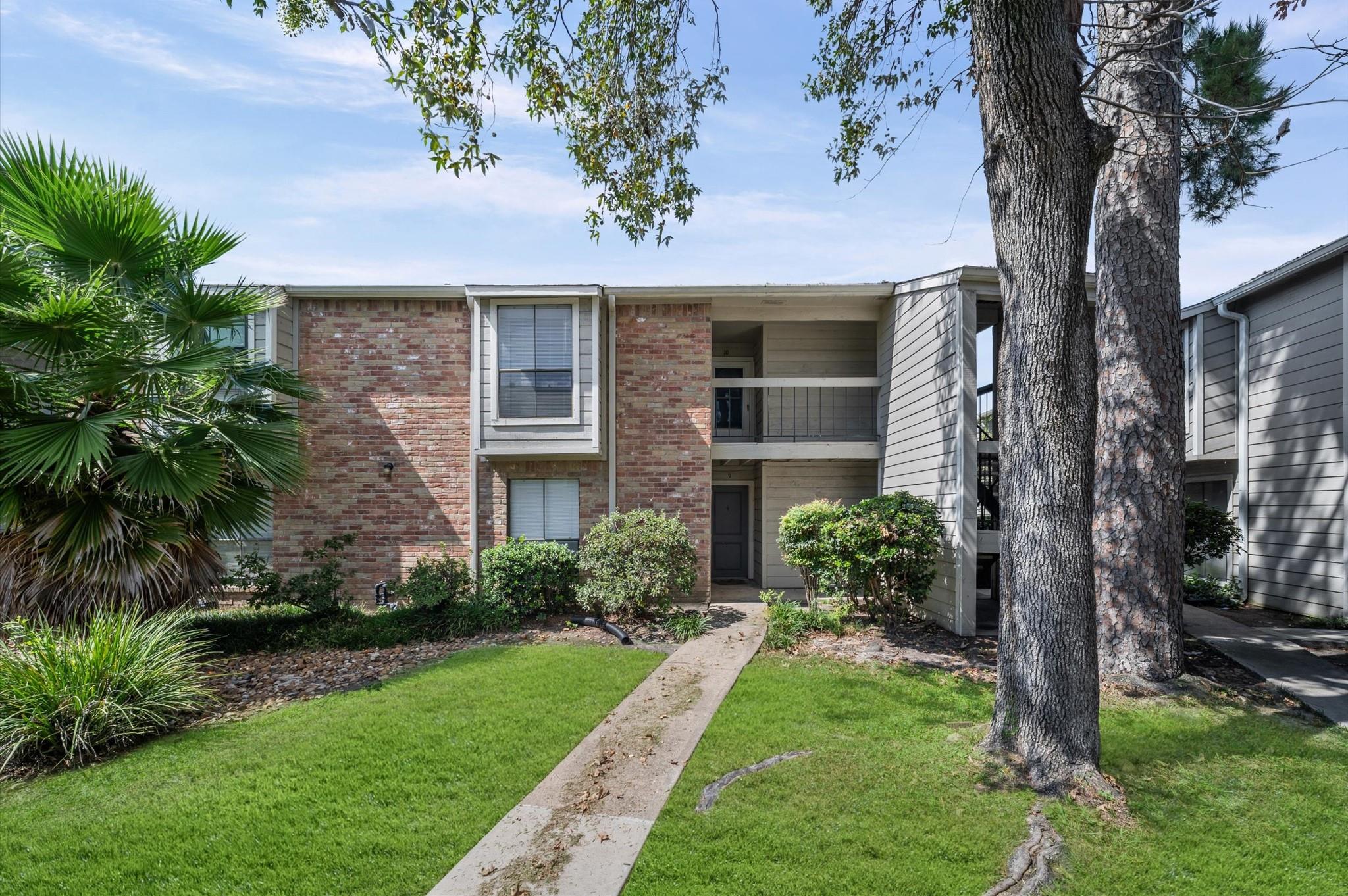17331 Red Oak Drive #10 — photo